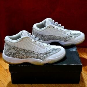 Jordan Retro 11's Sneakers